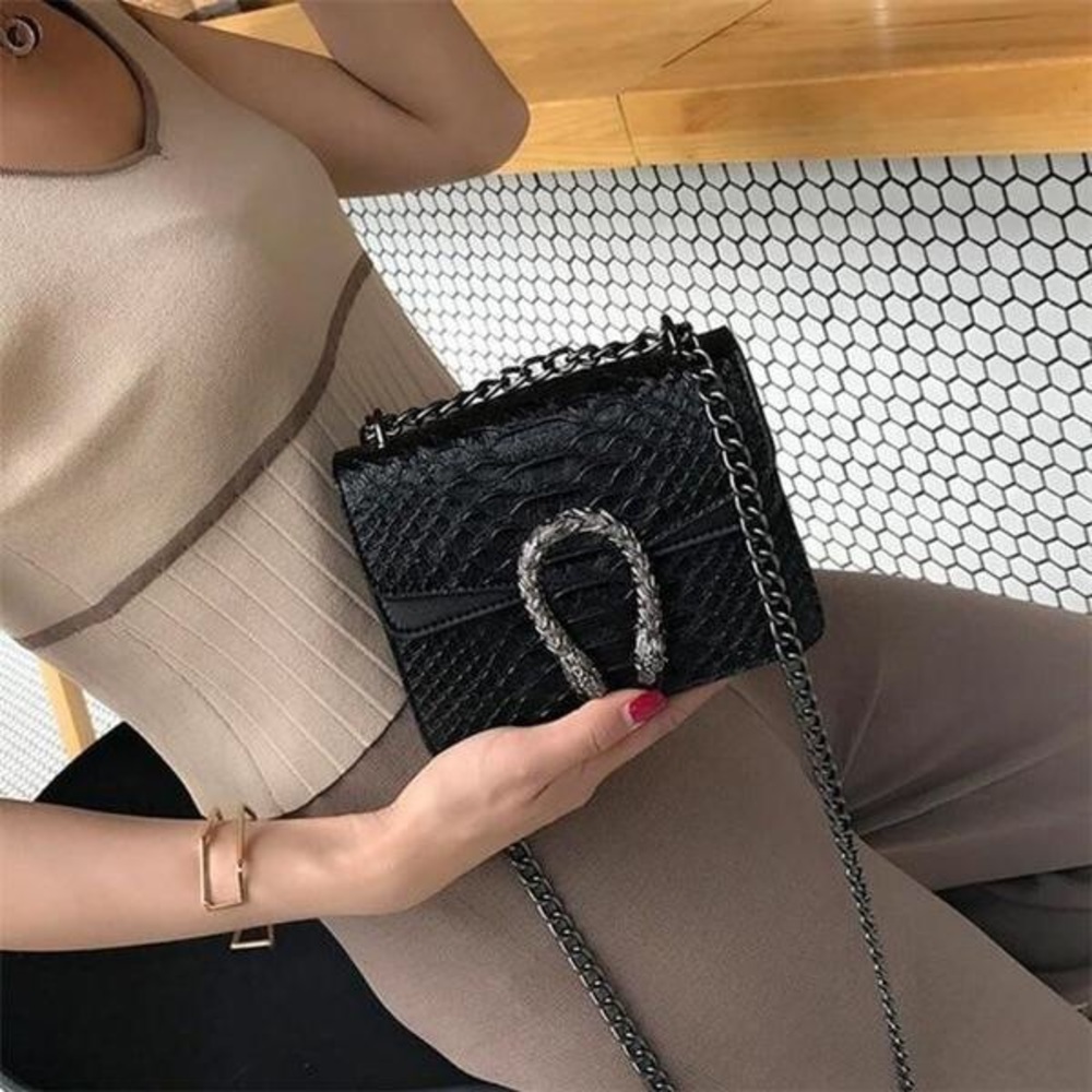 🔁🔁🆕VIVIAN Shoulder bag / Crossbody